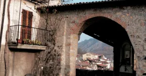 Bagnaria: feudo inalterato dal tempo tra arte, mele e ciliegie - Immagine: 2