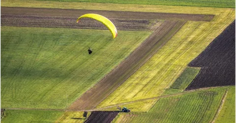 Il parapendio nei cieli dell’Oltrepò Pavese